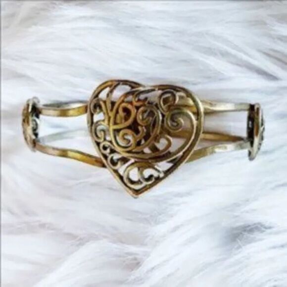 Forever 21 Metal Etched Heart Bracelet Brassy Gold - Picture 2 of 6